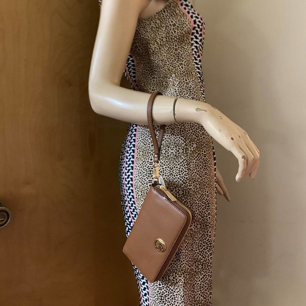 SOLD! MICHAEL KORS FULTON Large Phone Wristlet Wallet Acorn Brown Leather NWT - Picture 3 of 11